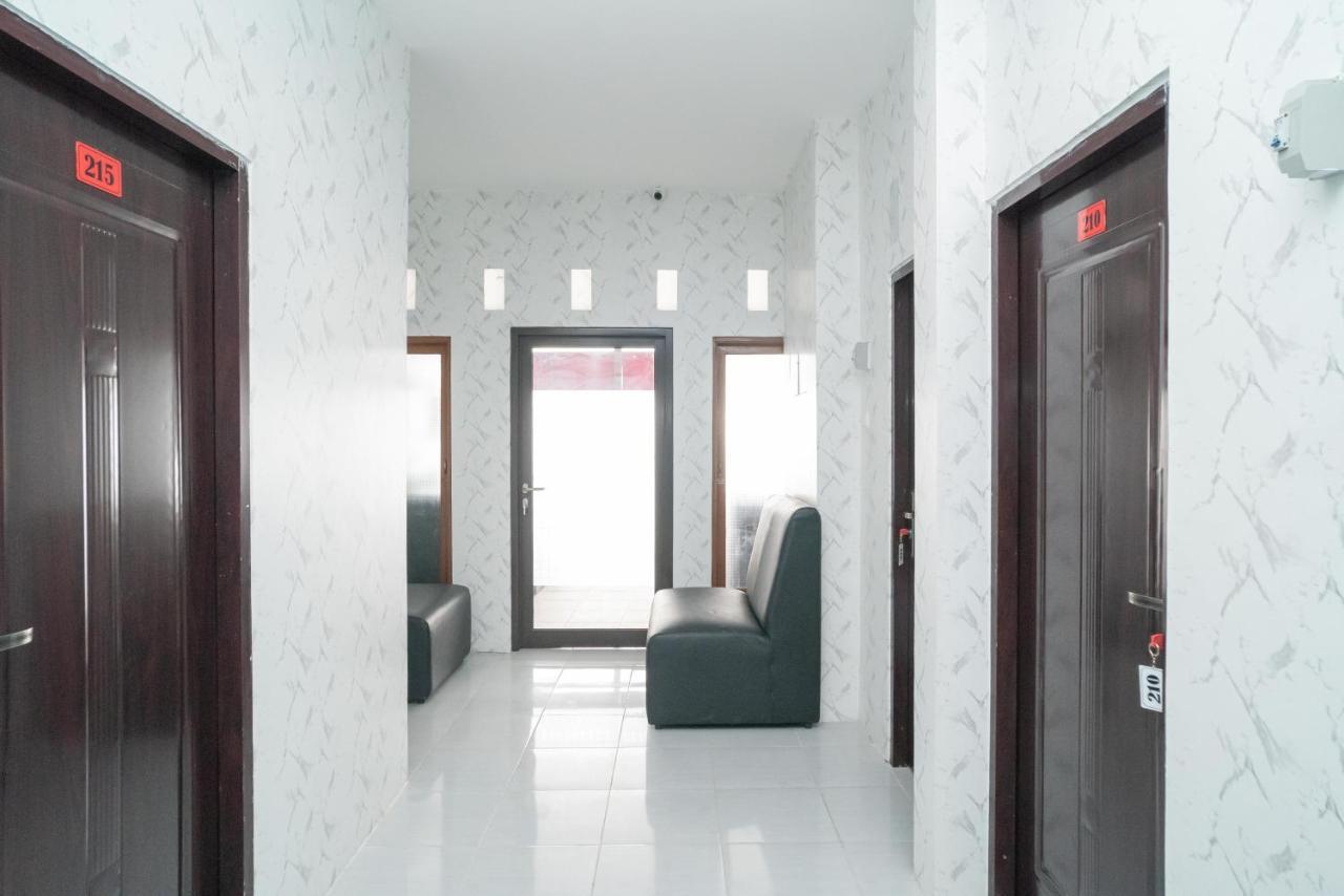 Reddoorz Near Sarinah Jakarta Exteriör bild