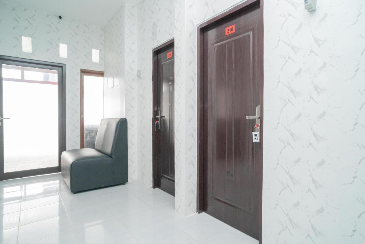 Reddoorz Near Sarinah Jakarta Exteriör bild